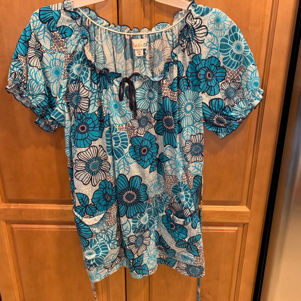 Women’s scrub top